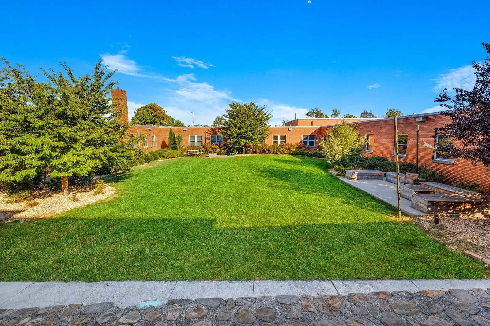 Landscaped grounds and courtyard